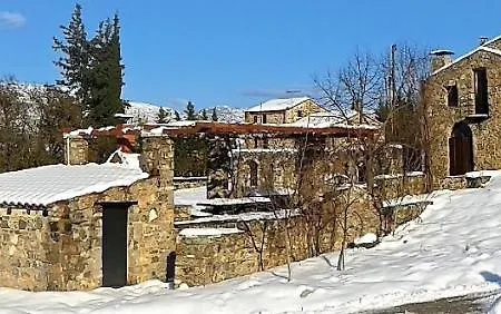 ευμορφο σαν παραμύθι αμυγδαλια Chalet Amfiklia